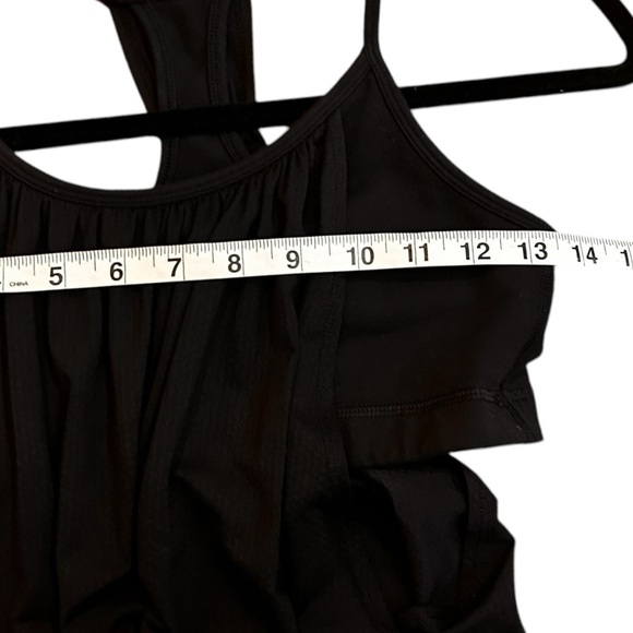 Lululemon No Limits Tank- Black Athletic Lightweight Tank- Size 6 - Picture 10 of 11